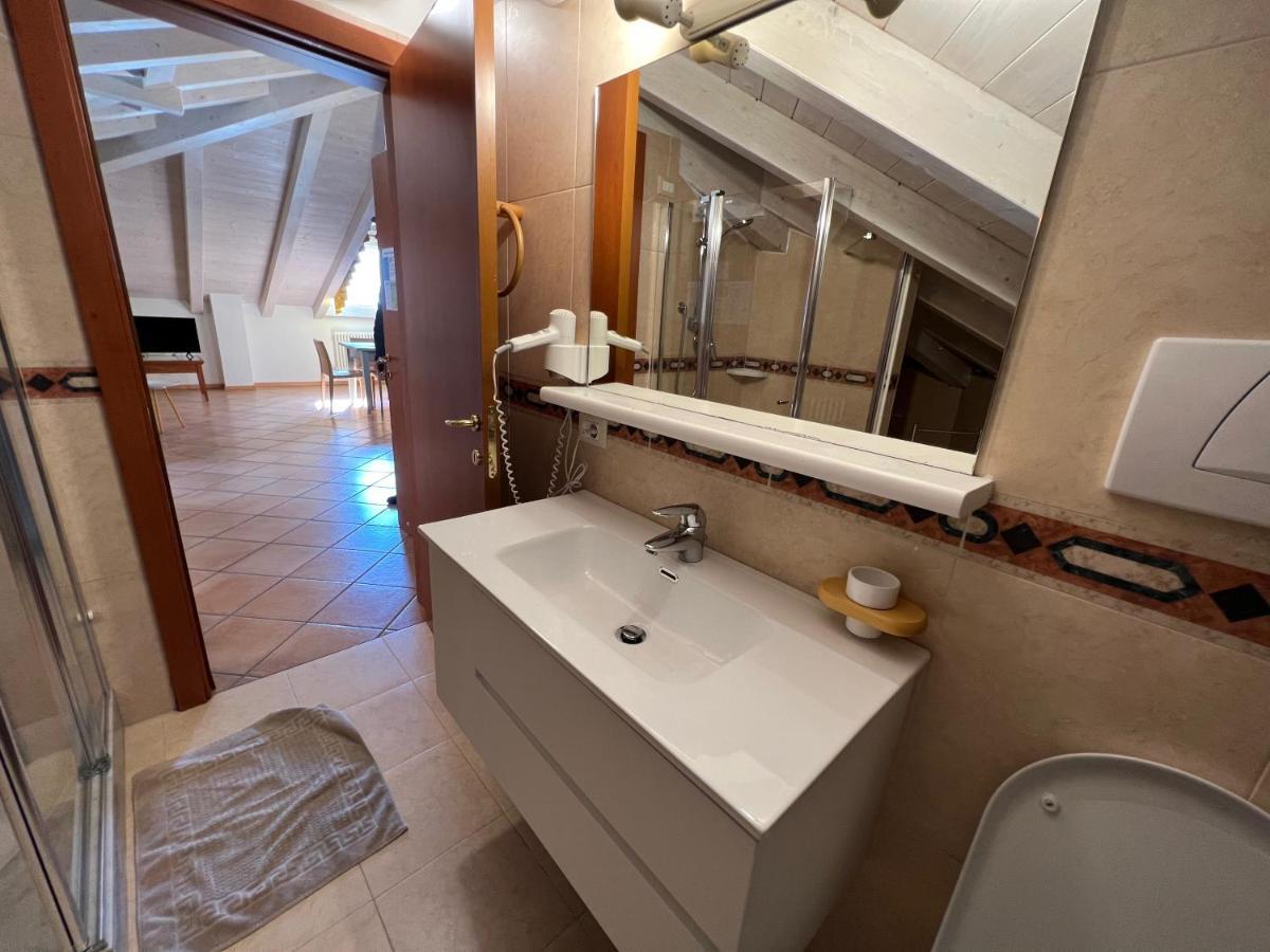 Studio Apartments Baia Azzurra 7 Torbole Sul Garda ภายนอก รูปภาพ
