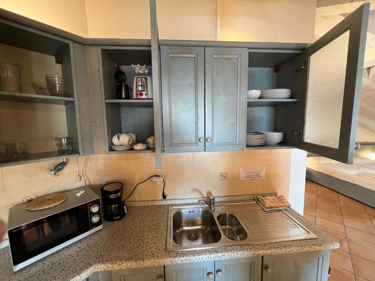 Studio Apartments Baia Azzurra 7 Torbole Sul Garda ภายนอก รูปภาพ