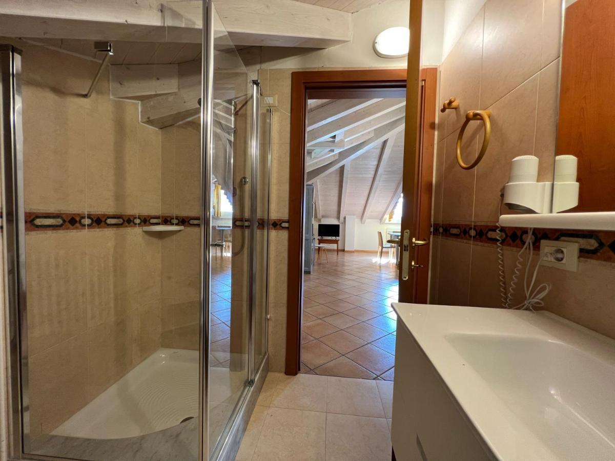 Studio Apartments Baia Azzurra 7 Torbole Sul Garda ภายนอก รูปภาพ